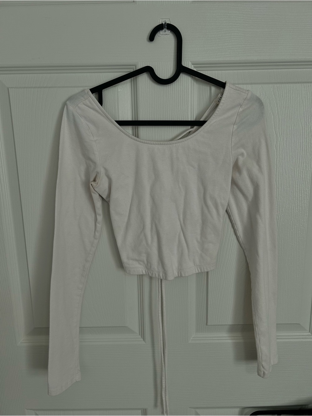 Aeropostale Cream Long-Sleeve Scoop Crop Top